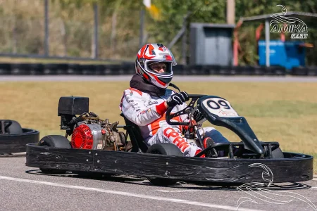 Volante de kart como segurar virar e controlar o kart para ganhar velocidade na pista