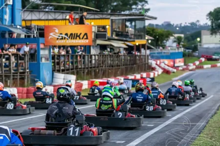 Corrida de kart